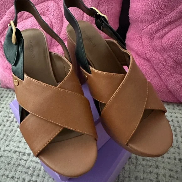 Aerosoles Brown and Black Platform Sandals with Gold Buckle - Picture 5 of 7